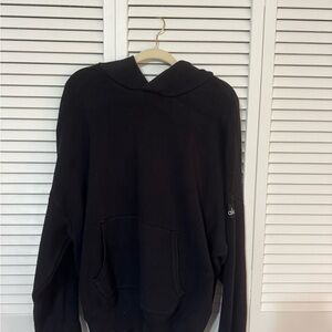 Alo Scholar Hooded Sweater in Black